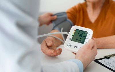 Presión alta y cómo cuidarte para prevenir complicaciones
